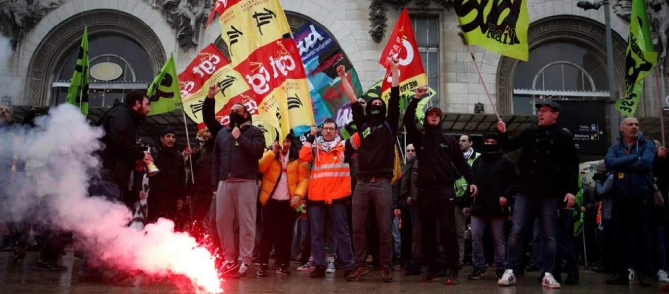 Εκατοντάδες χιλιάδες διαδηλωτές ξανά στους δρόμους της Γαλλίας για το συνταξιοδοτικό